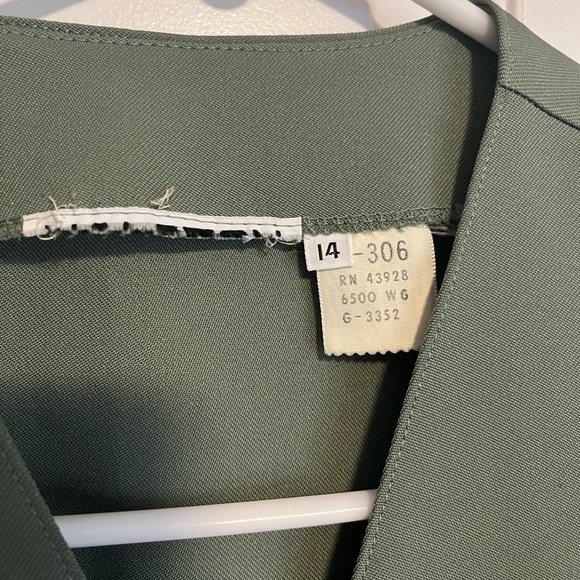 Halston for Girl Scouts uniform blouse and vest - Picture 7 of 8